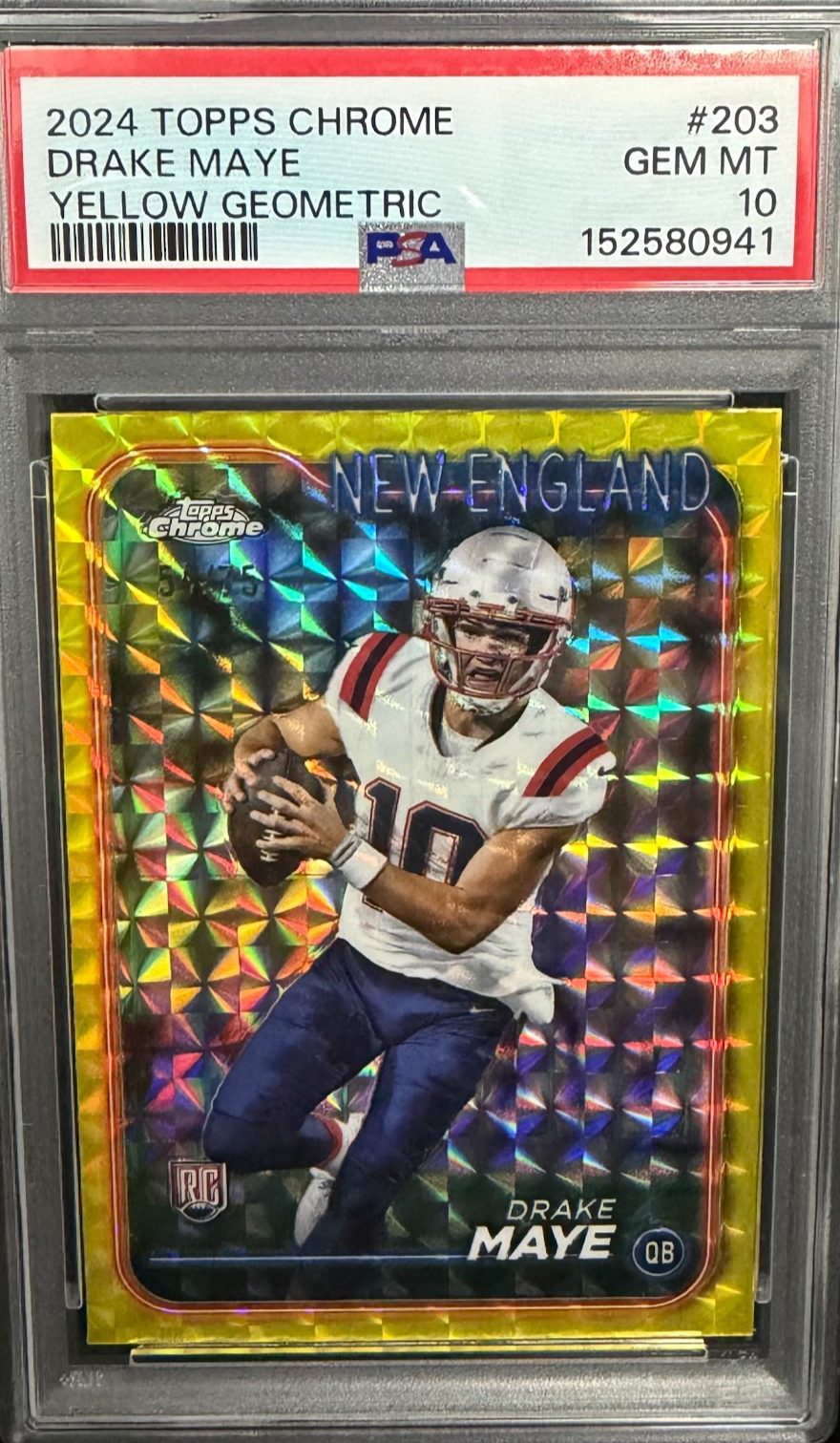 2024 Topps Chrome #203 Yellow Geometric Drake Maye PSA 10